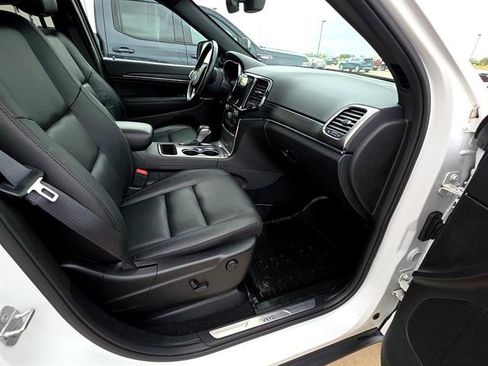 Used 2019 Jeep Grand Cherokee Limited image 18