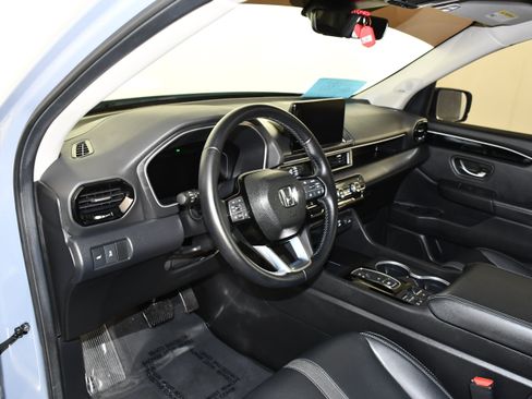 Used 2025 Honda Pilot Touring image 37