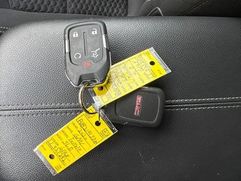 Used 2020 GMC Terrain SLE w/ Driver Convenience Package AWD/4WD image 11