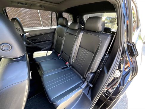 Certified 2023 Volkswagen Tiguan SE R-Line FWD image 25