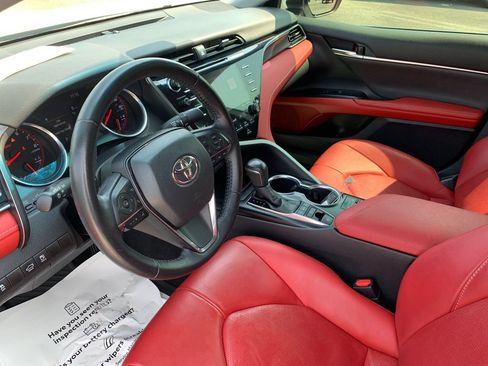 Used 2019 Toyota Camry XSE FWD image 11