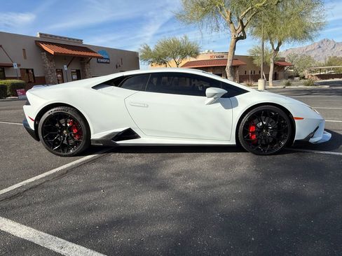 Used 2021 Lamborghini Huracan EVO RWD image 27