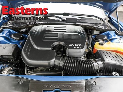 Used 2021 Dodge Charger SXT w/ Leather Interior Group image 7