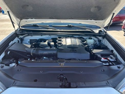 Used 2020 Toyota 4Runner SR5 Premium image 30