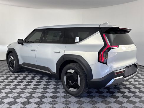 New 2026 Kia EV9 Light image 5