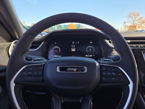 New 2025 Jeep Grand Cherokee Laredo X image 34