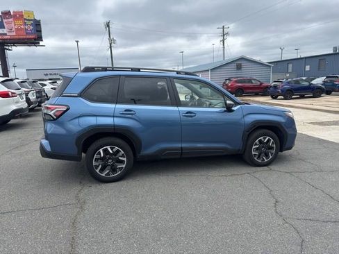 Certified 2025 Subaru Forester Premium w/ Convenience Package #1 AWD/4WD image 8