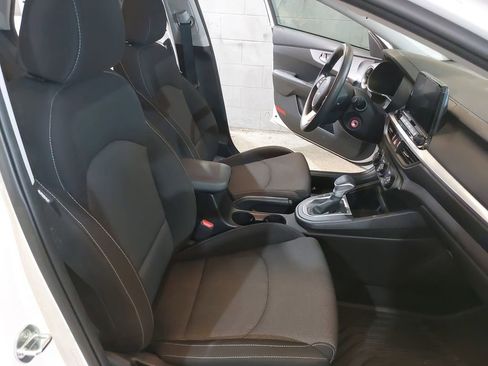 Used 2023 Kia Forte LXS image 10