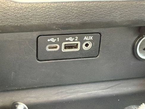 Used 2025 Nissan Altima 2.5 SV FWD image 31