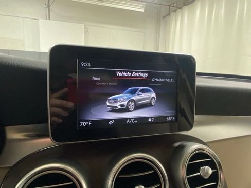 Used 2019 Mercedes-Benz GLC 300 4MATIC image 20