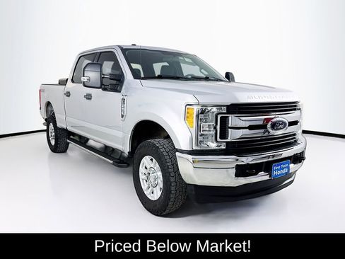 Used 2017 Ford F250 XLT AWD/4WD image 1