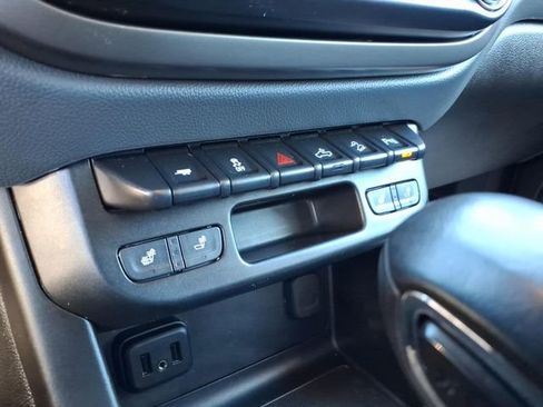 Used 2022 Chevrolet Colorado Z71 image 23