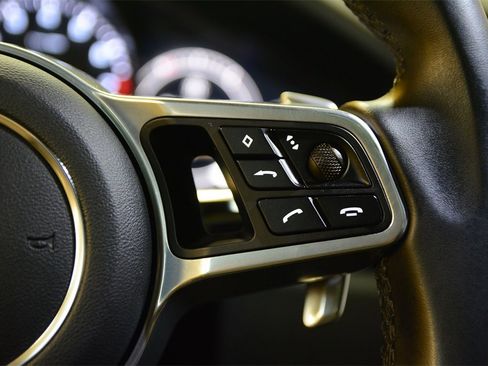 Used 2019 Porsche Cayenne image 19