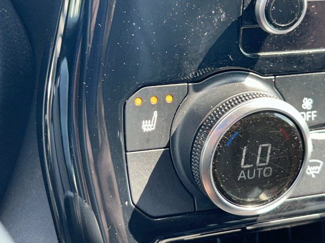 Used 2023 Toyota Highlander XLE FWD image 28