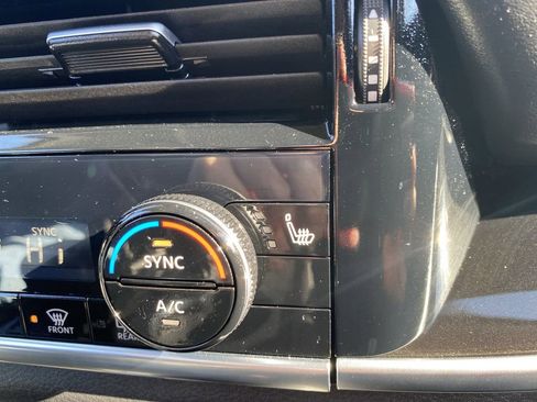 Used 2022 Nissan Rogue SL w/ SL Premium Package image 8