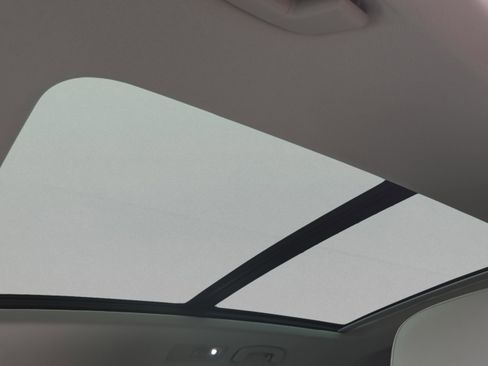 Used 2020 Volkswagen Tiguan SE image 12