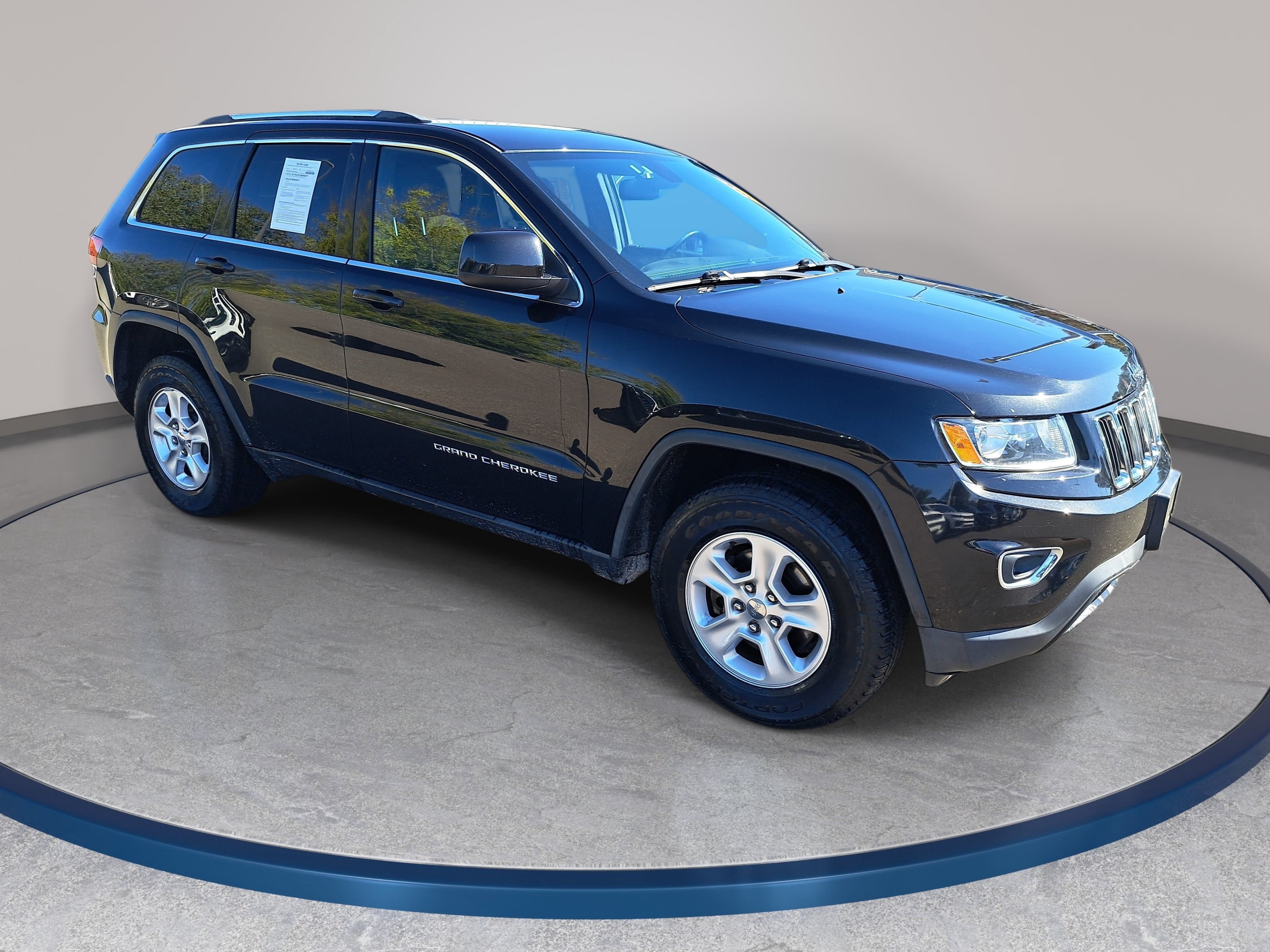 Used 2014 Jeep Grand Cherokee Laredo w/ Quick Order Package 23E AWD/4WD image 3