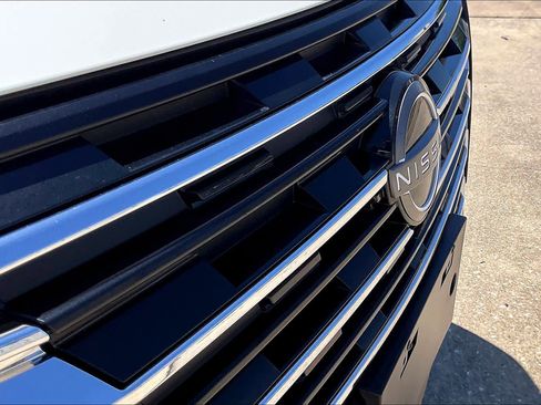 Used 2024 Nissan Rogue S image 30