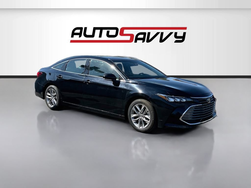 Used 2020 Toyota Avalon XLE w/ Moonroof Package FWD image 1