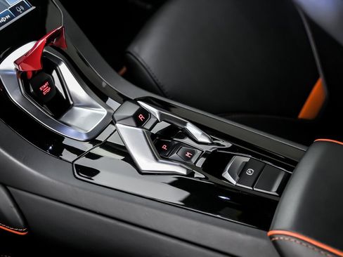 Used 2021 Lamborghini Huracan EVO image 35