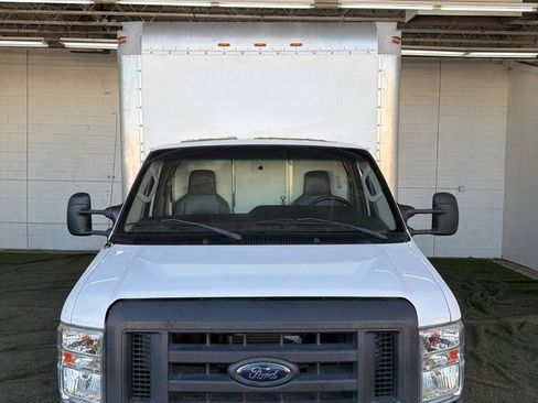Used 2019 Ford E-350 and Econoline 350 Super Duty image 1