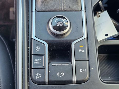 Used 2024 Kia Sorento S FWD image 26