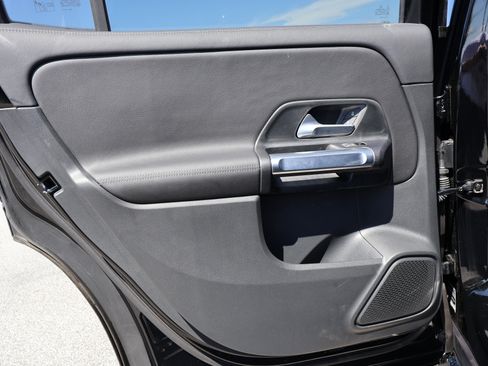 Used 2025 Mercedes-Benz GLB 250 image 15
