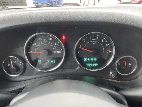 Used 2017 Jeep Wrangler Unlimited Sahara w/ Max Tow Package image 20