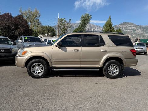 Used 2005 Toyota Sequoia SR5 RWD image 17
