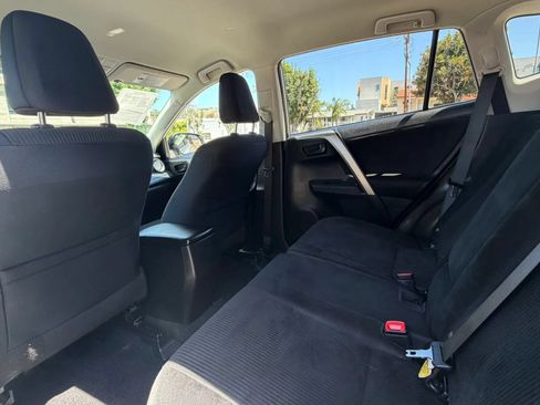 Used 2014 Toyota RAV4 LE AWD/4WD image 24