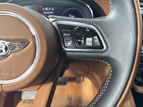 Used 2023 Bentley Bentayga Extended Wheelbase image 14