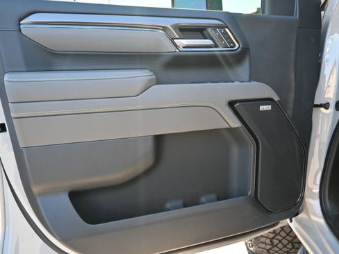 Used 2026 Chevrolet Silverado 2500 ZR2 image 16