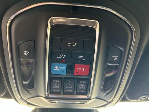 Used 2024 Jeep Wagoneer Launch Edition AWD/4WD image 58