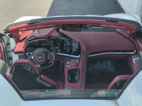 Used 2021 Chevrolet Corvette Stingray Premium Conv w/ Z51 Performance Package RWD image 9
