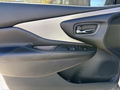 Used 2024 Nissan Murano SV w/ SV Midnight Edition Package image 10