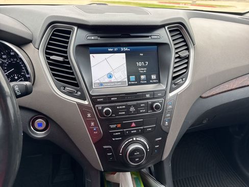 Used 2017 Hyundai Santa Fe Limited image 10