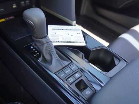 Certified 2026 Toyota Camry Hybrid w/ Multimedia Upgrade Package FWD image 17