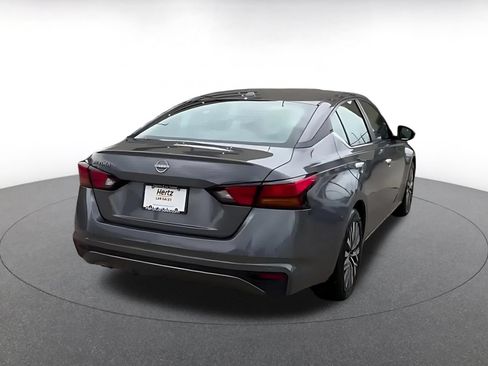 Used 2025 Nissan Altima 2.5 SV FWD image 14