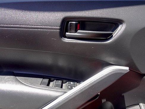 Certified 2022 Toyota Corolla Cross LE AWD/4WD image 13