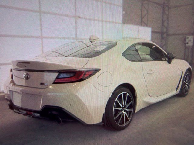 Used 2024 Toyota GR86 RWD image 3
