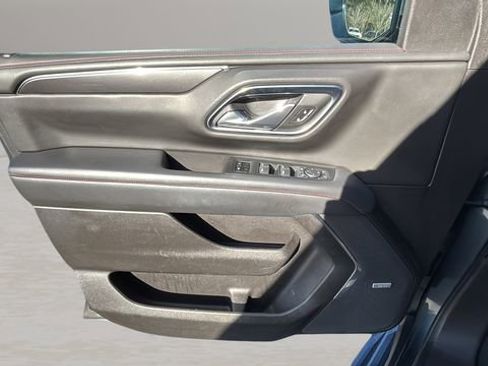 Used 2021 Chevrolet Suburban RST w/ Luxury Package image 17