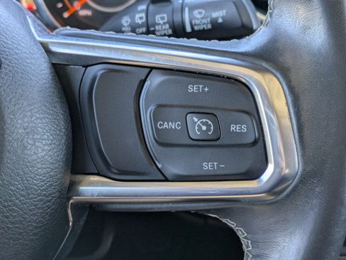 Used 2019 Jeep Wrangler Unlimited Sahara image 21