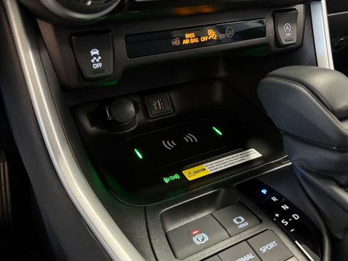 Used 2025 Toyota RAV4 XLE image 46