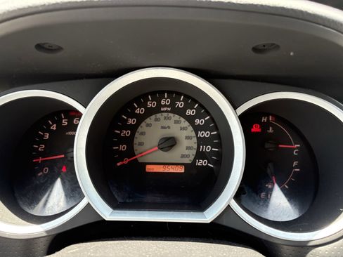 Used 2005 Toyota Tacoma 4x4 Access Cab image 12