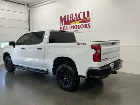 Used 2024 Chevrolet Silverado 1500 LT Trail Boss w/ Protection Package AWD/4WD image 4