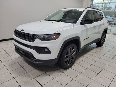 New 2026 Jeep Compass Latitude image 2