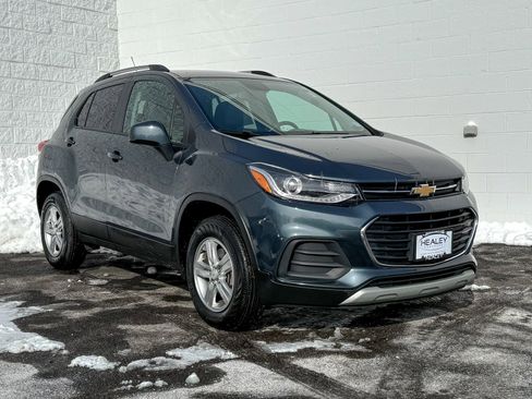 Used 2022 Chevrolet Trax LT w/ LT Convenience Package image 1