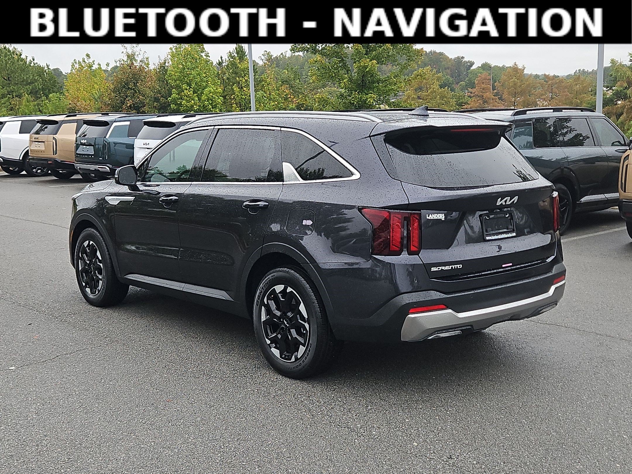 Used 2025 Kia Sorento S w/ Panoramic Sunroof Package FWD image 5