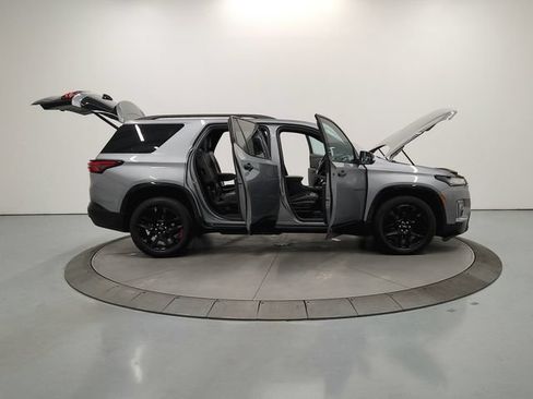 Used 2023 Chevrolet Traverse Premier w/ Redline Edition FWD image 17