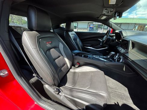 Used 2018 Chevrolet Camaro SS RWD image 9